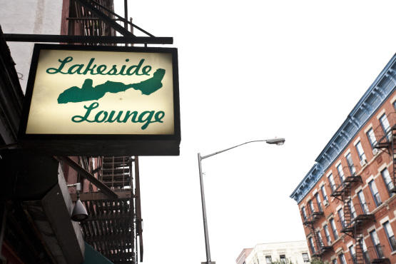 Lakeside Lounge