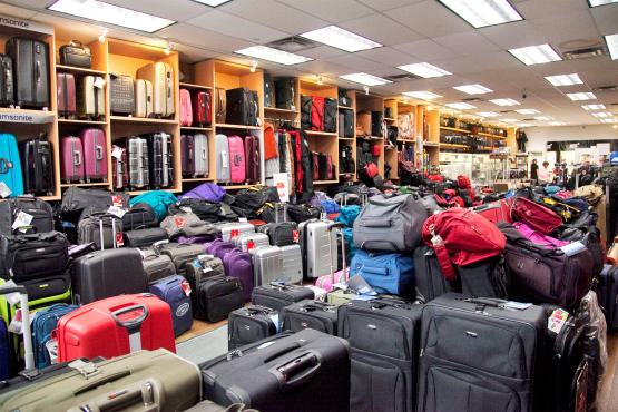 luggage store airport