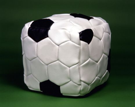 Fabrice Hyber, Le ballon carré
