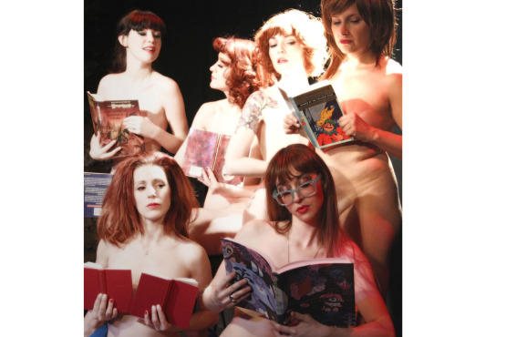 Naked Girls Reading