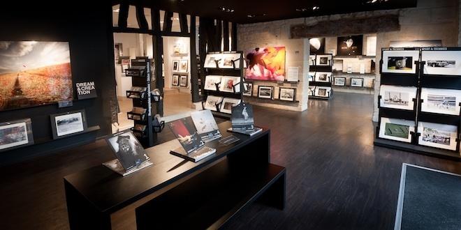 Yellow korner london picture