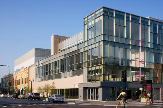 Center On Halsted, Hoover-leppen Theatre 