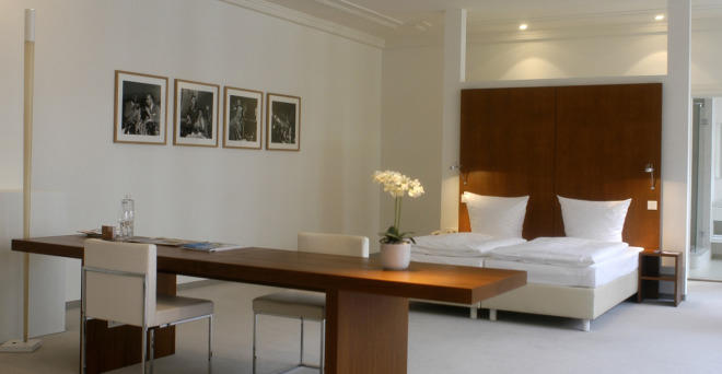 Ellington Hotel