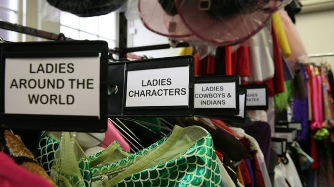 SHOPPING_Angels_©_GemmaDay_TOpic.jpg