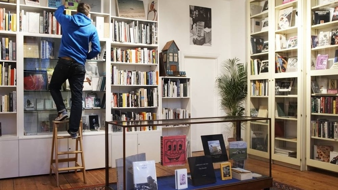 SHOPPING_DonlonBooks_CREDIT_NickBallon_001.jpg