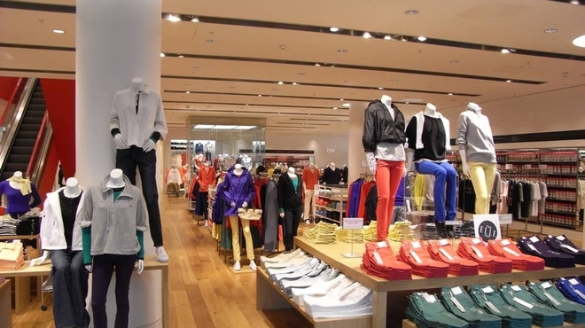 SHOPPING_Uniqlo_Press2011_002.jpg