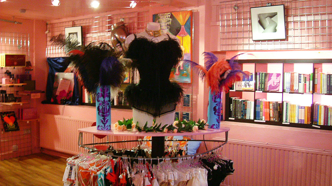 SHOPPING_Sh!2_press2011.jpg