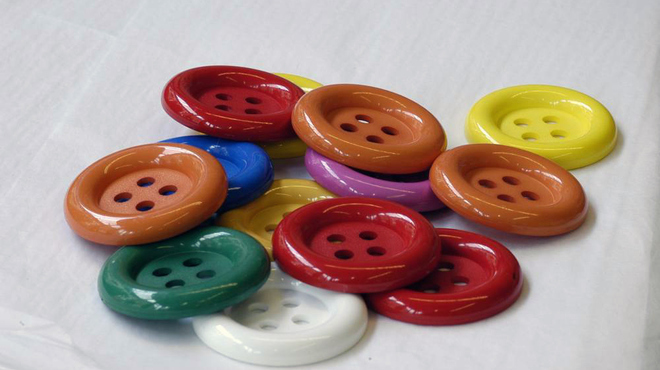 thebuttonqueen_C_brittaJaschinksi.jpg