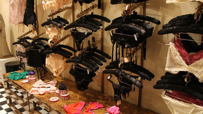 SHOPPING_PlayfulPromises_press2012.jpg