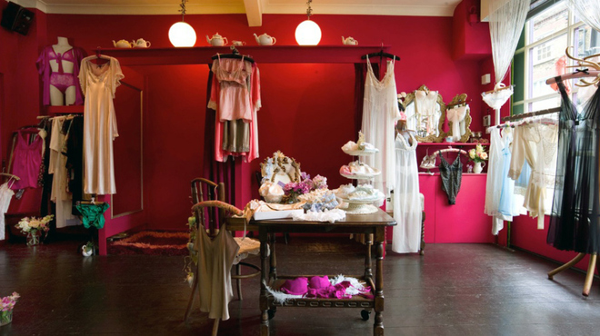 SHOPPING_Tallulah_Press2012_002.jpg