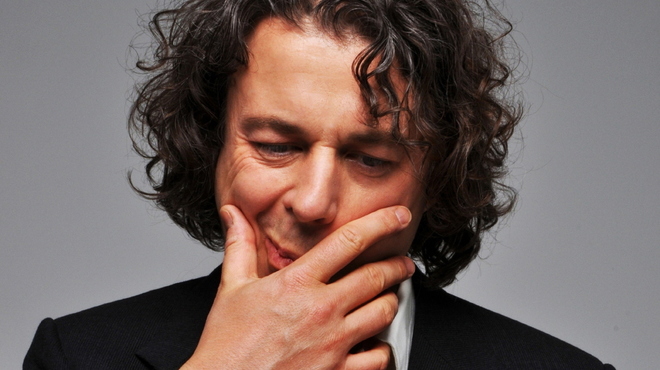 New_Alan Davies 2 - photo credit, Tony Briggs2.jpg