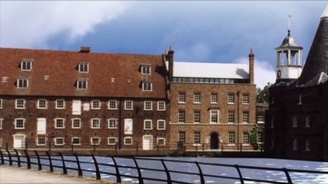 The House Mill with the Miller's House and Clock Mill (L-R).jpg