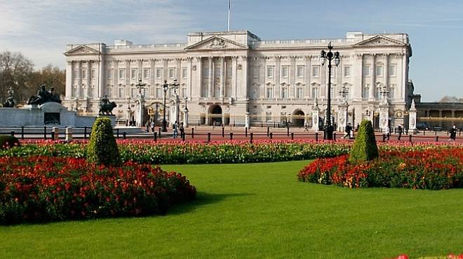 © Buckingham Palace.jpg