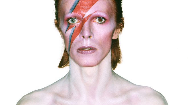 Album_cover_shoot_for_Aladdin_Sane_1973_Photograph_by_Brian_Duffy__Duffy_Archive.jpg