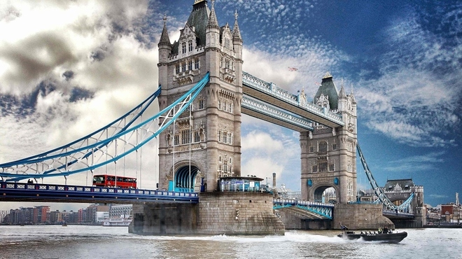 Golden Legacy Exhibition_ A Celebration of Tower Bridge_web.jpg