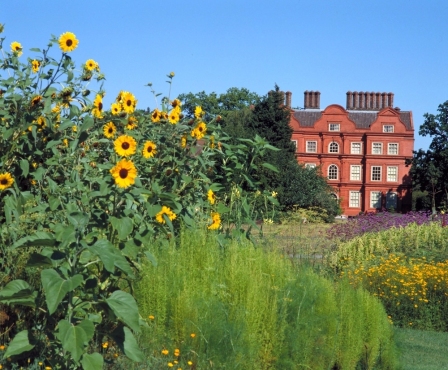 AT_kew_summereveningtours4_presspic2008_CREDIT_RBG Kew.jpg