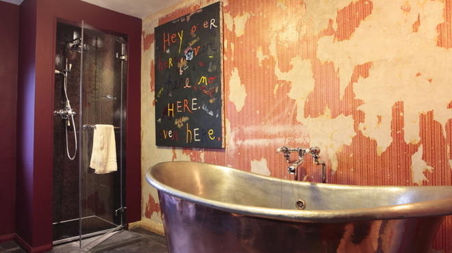 Roughluxe Hotel EW00009.jpg