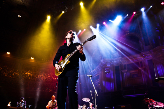 Music_joebonamassa_2010press_CREDIT_Christie Goodwin.jpg