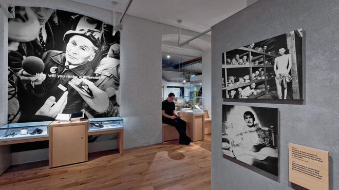 AT_jewishmuseum_2010press_CREDIT_Peter Durant(2).jpg