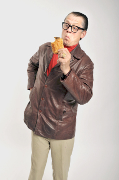 Comedy_johnshuttleworth_2010press_CREDIT_Steve Ullathorne (1).jpg