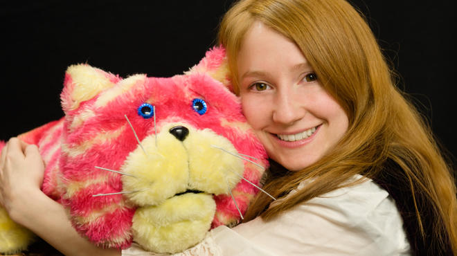 Bagpuss with young Emily (Susan Harrison)_photo_Simon_Kane_.jpg