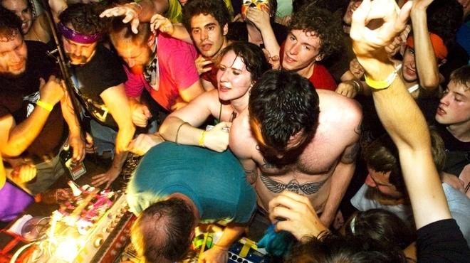 Music_DanDeacon_spaghettiTree_CREDIT_JoshSick_press2011.jpg
