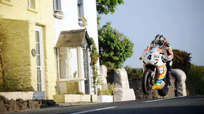 ISLE-OF-MAN-TT-Final-Practice-2010-02.jpg