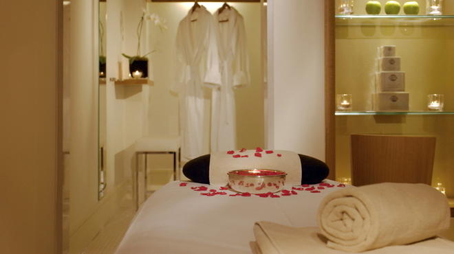 SHOPPING_BrownsSpa_Press2011.jpg