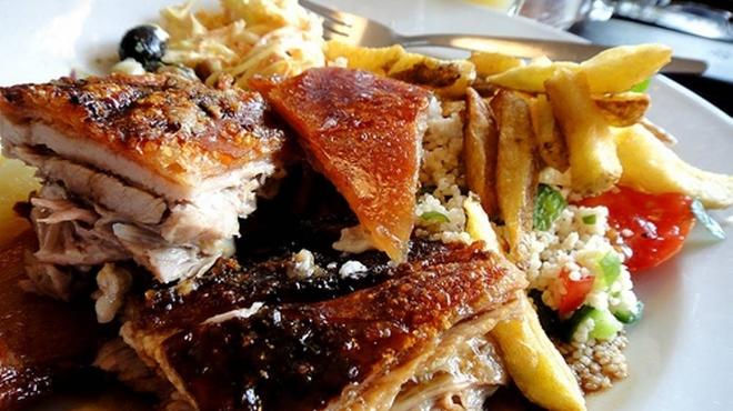 FOOD_RedLionSunBBQ_Press2011_003.jpg