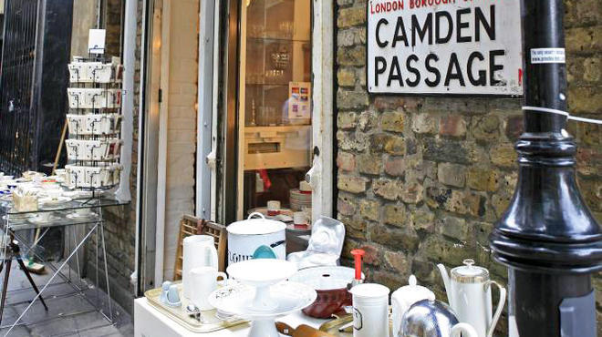 SHOPPING_CamdenPassage_ElisabethBlanchet_press2011.jpg