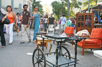 Feira do Rio Antigo in Lapa