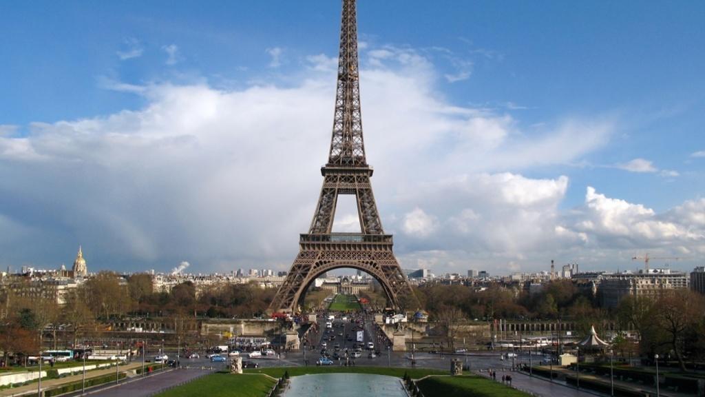 Eiffel Tower: tickets, prices, times, transport, where to eat and more ...