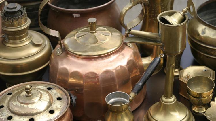 Brocante - Vide-grenier Brocante - Vide-grenier