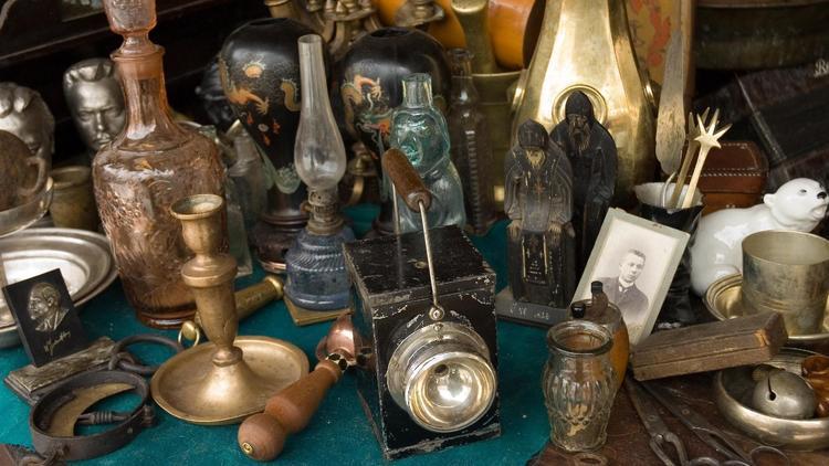 Brocante - Vide-grenier Brocante - Vide-grenier