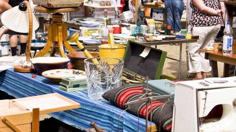 Brocante - Vide-grenier Brocante - Vide-grenier