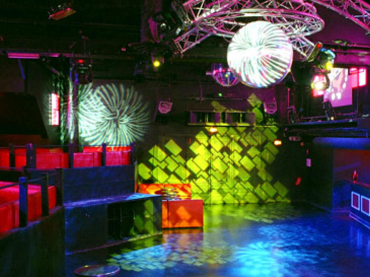 12 Gay Bars For An Unforgettable Night Out In Paris - Jetset Times