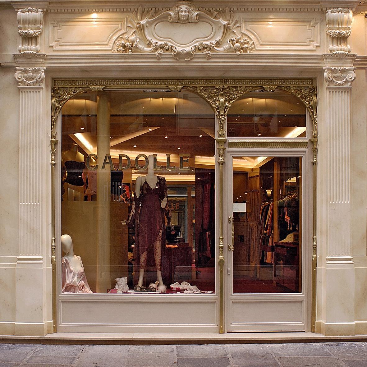 Магазин с одеждой в париже