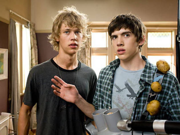 Aliens in the Attic 723.fi.x476.aliensattic1.jpg