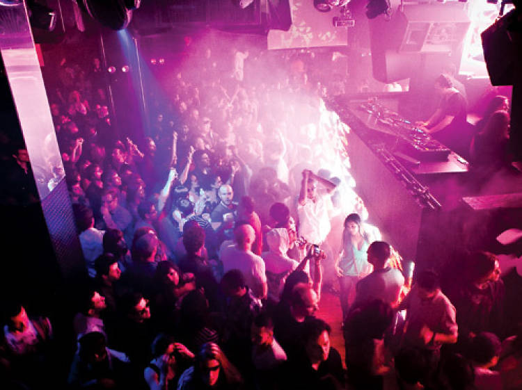 3am-6am—dance at Pacha