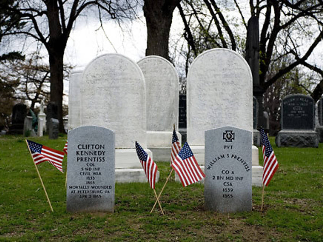 The 5 best New York tours of cemeteries