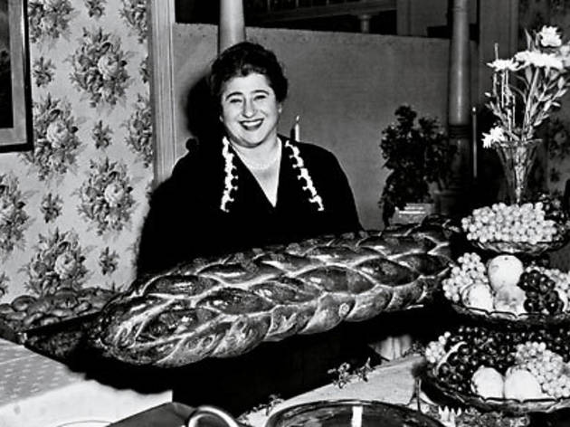 CHALLAH BACK! Berg prepares a traditional meal CHALLAH BACK! Berg prepares a traditional meal.