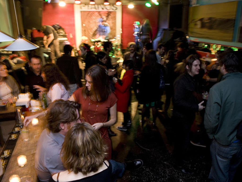 Best Hookup Bars in NYC to Meet People