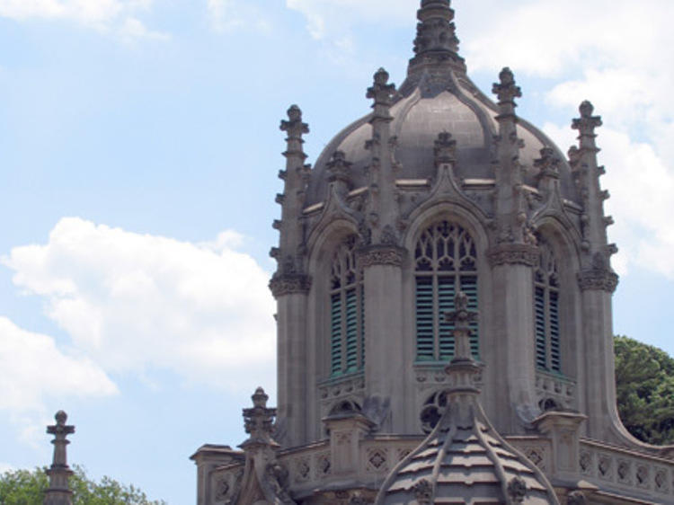 A Spirited Stroll Through Green-Wood Cemetery