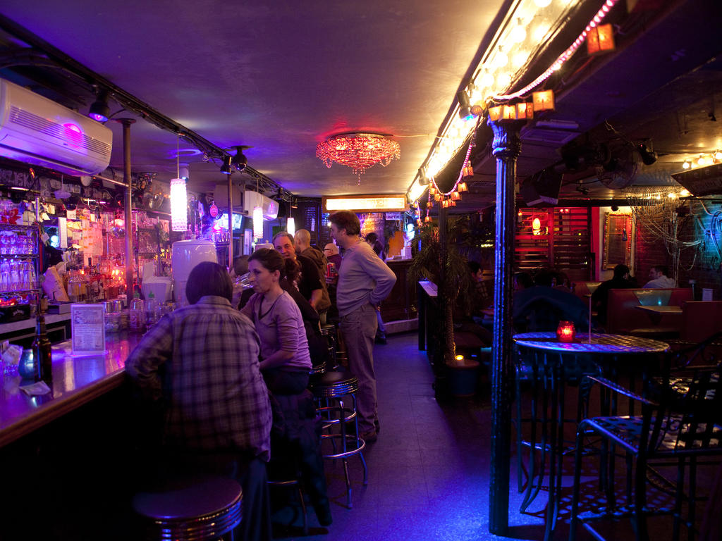 17 Best Lower East Side Bars You Can't Miss When Going Out