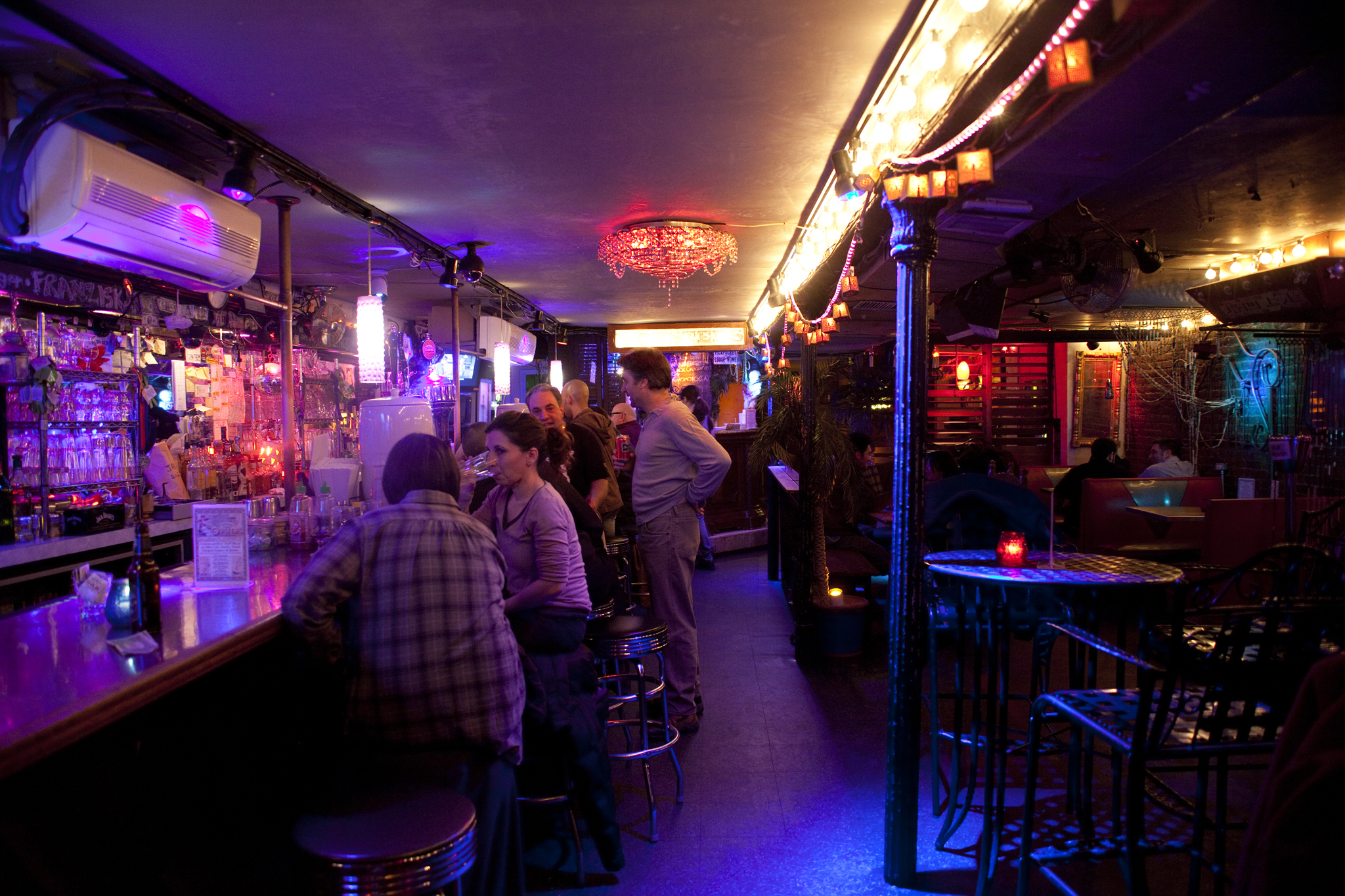 15 Cheap Bars In Nyc To Try Tonight