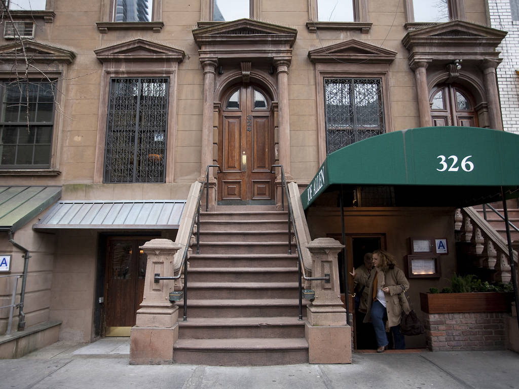 10 of the Best Bars in Hell's Kitchen to Visit