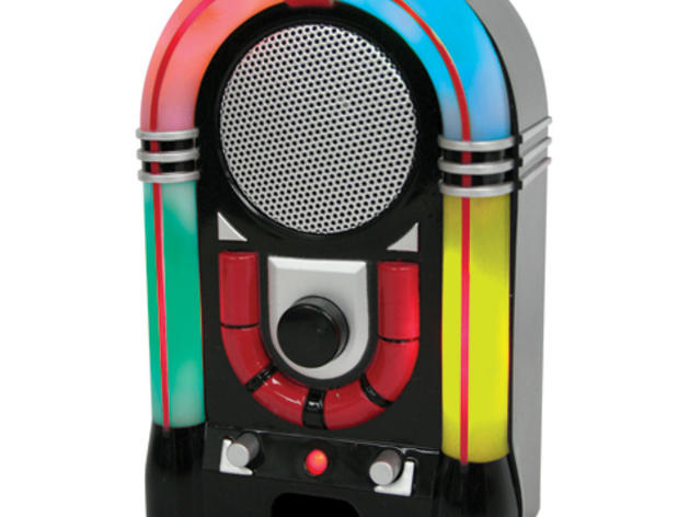 Pop a quarter into the jukebox at Commonwealth Pop a quarter into the jukebox at Commonwealth