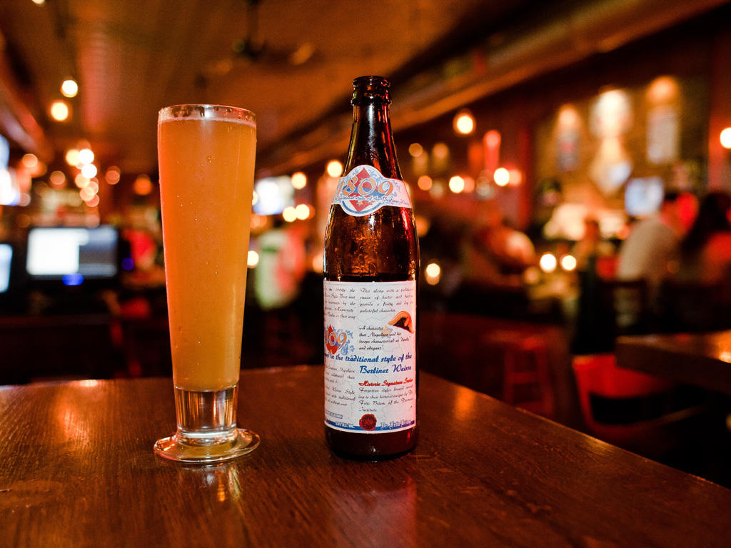 16 Best Sports Bars in NYC to Watch a Game With a Beer and Grub