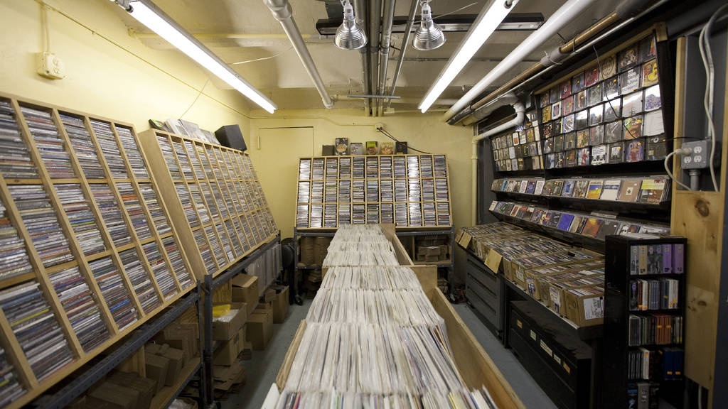 Downtown Music Gallery | Shopping in Two Bridges, New York