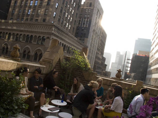 Bookmarks Rooftop Lounge At The Library Hotel Bars In Midtown New York